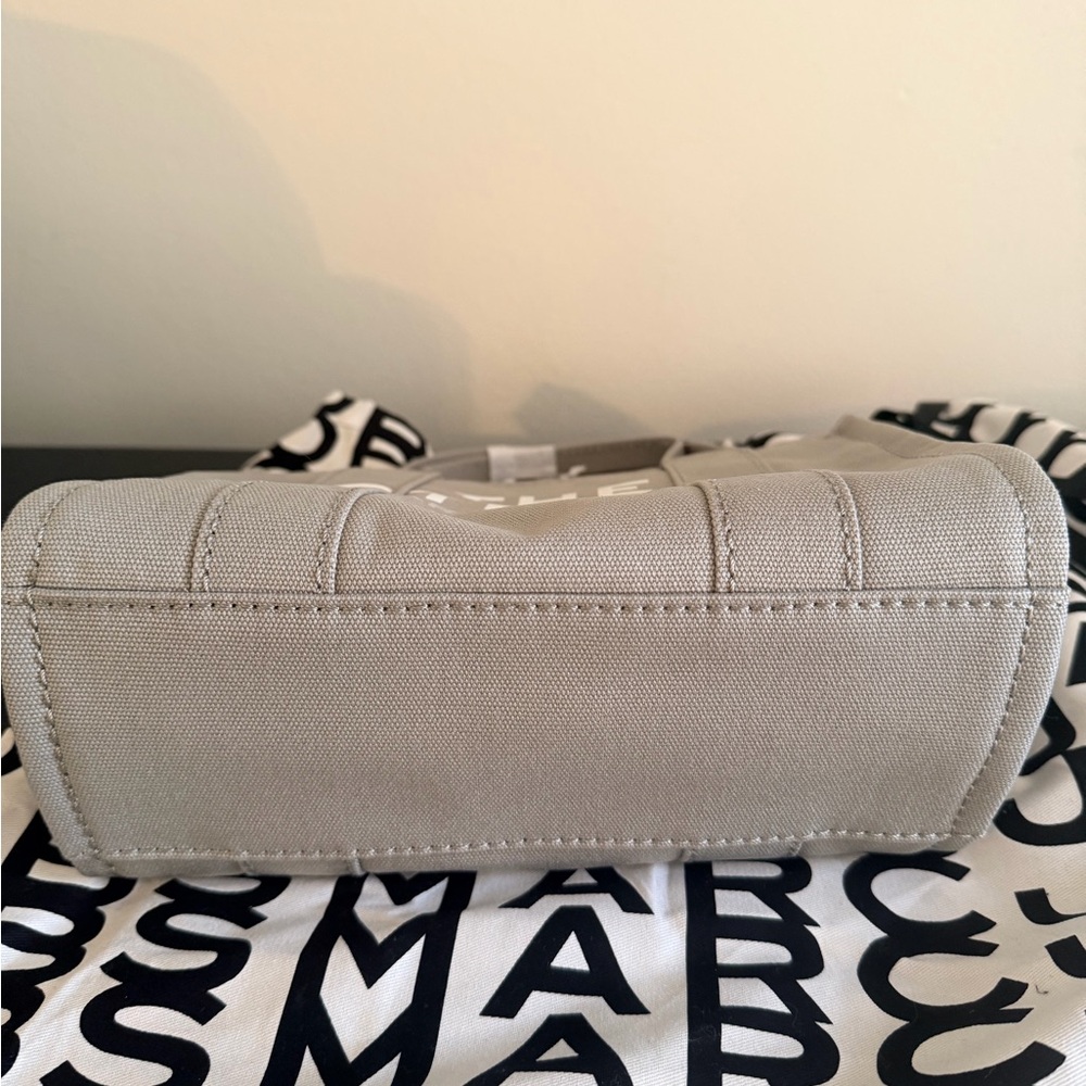 Marc Jacobs Small Gray The Tote Bag - Picture 3 of 3